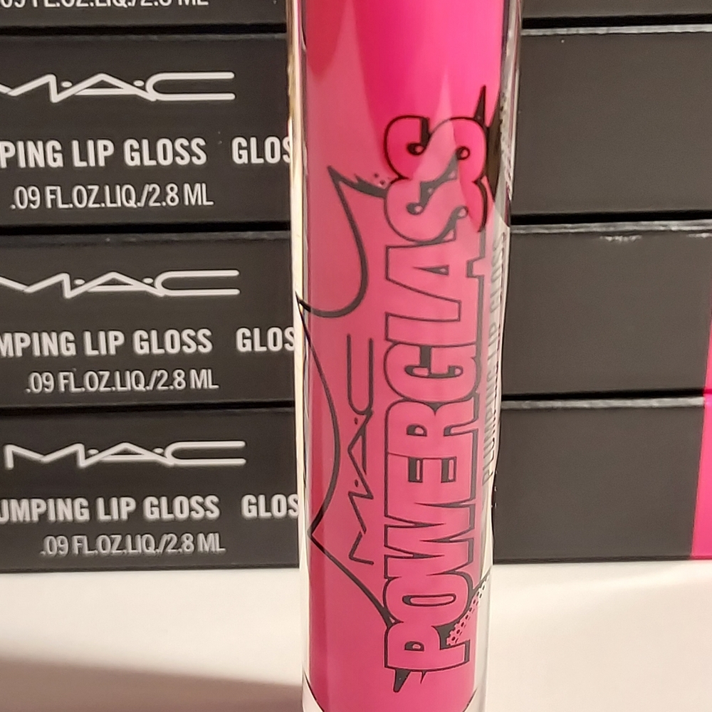 MAC Powerglass Pumpling Lip Gloss *PLEASED AS PUNCH* - Picture 3 of 5